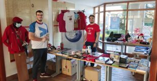 Mercadillo del proyecto solidario Resicla y ayuda de la esi uclm