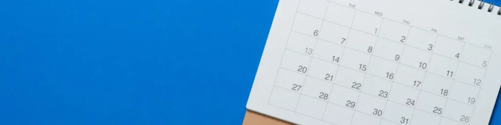 calendario su sfondo blu