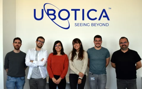 Equipo Ubotica formado por egresados y profesores de esi uclm