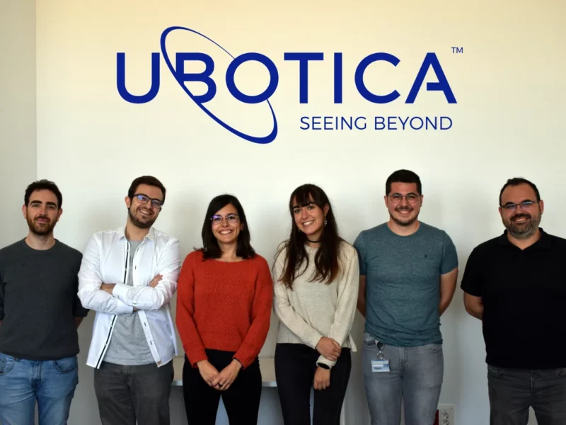 Équipe Ubotica formée de diplômés et de professeurs de l'esi uclm