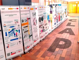 Exposición de Roll ups en el hall de la ESI