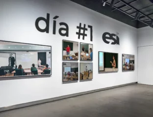 Galería de exposición de trabajos fin de estudios en la Escuela Superior de Informática de Ciudad Real
