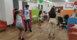 Estudiantes en el techlab