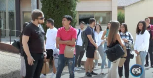 Estudiantes de la esi uclm en el patio interior