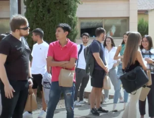 Estudiantes de la esi uclm en el patio interior