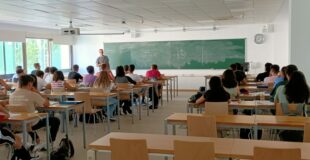 Estudiantes en el aula de la esi uclm