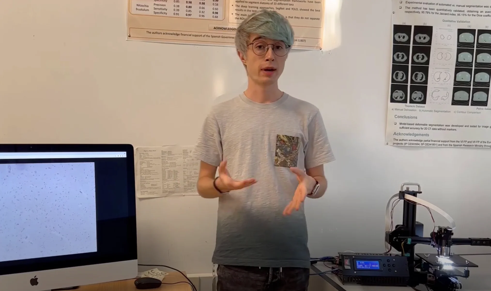 Pablo Tomás Toledano presentando su TFG premiado en los premios máquina de turing