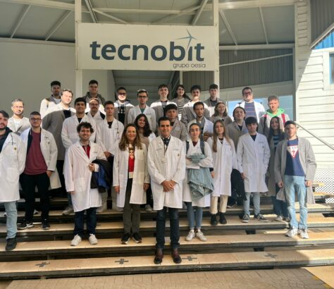 visita de estudiantes de la esi a tecnobit