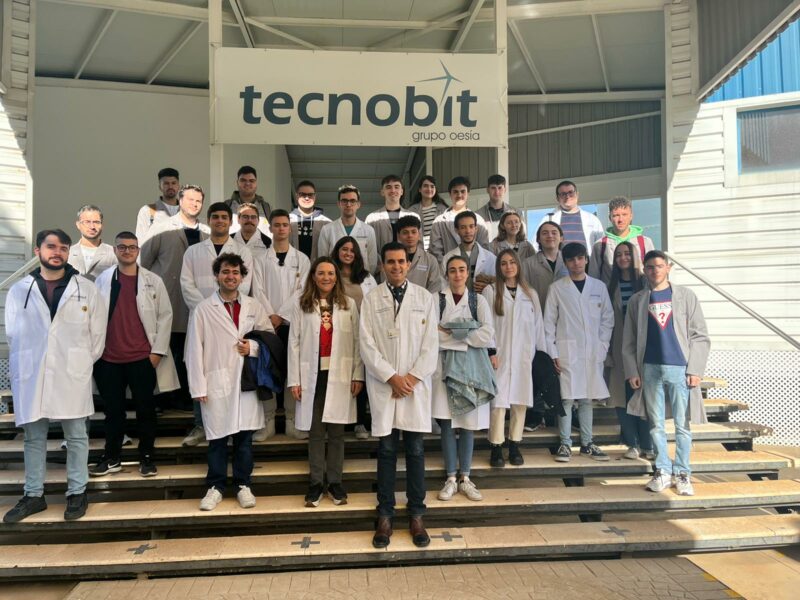 visita de estudiantes de la esi a tecnobit