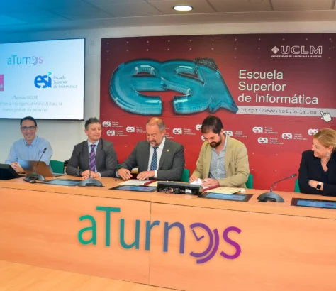 aTurnos'u imzalayın. Jesús Serrano, Crescencio Bravo, Julián Garde, Pablo Ansola ve Ángela González