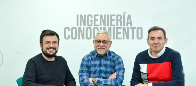 de gauche à droite, Andrés Montoro, José Ángel Olivas et Antonio Lozano