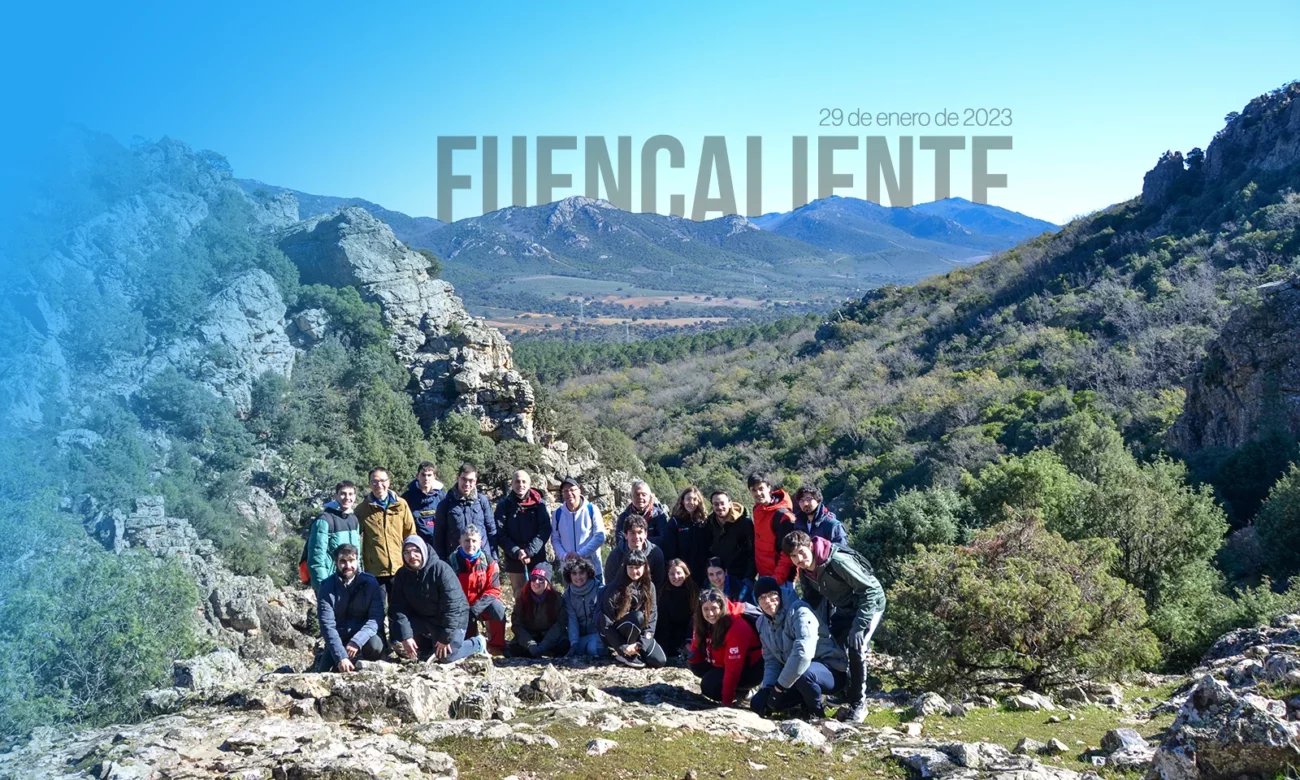 Fuencaliente 高等信息學院的學生和教授