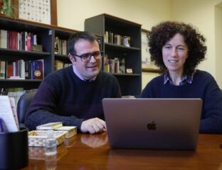 l profesor de la UCLM, Francisco Pascual Romero, y la vicerrectora de Estudiantes, Ángeles Carrasco