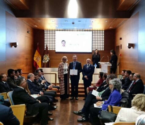 Mario Piattini receiving the National Award in Computer Engineering 2023