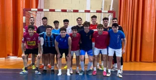 Estudiantes de la ESI jugando las semifinales de fútbol sala