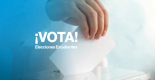 mano introduciendo un sobre en una urna