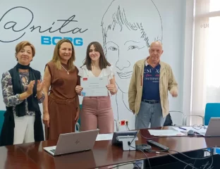 Carmen díaz, Marcela Genero, estudiante y Francisco Ruiz