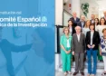Coral Calero e il resto del Comitato etico della ricerca spagnolo, insieme al ministro della Scienza e dell'innovazione