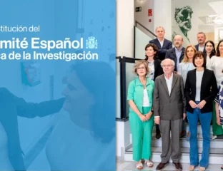 Coral Calero y el resto del comité de ética de investigación español, junto con la ministra de ciencia e innovación