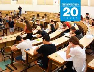 ESTUDIANTES realizando la EVAU 2023 en la UCLM