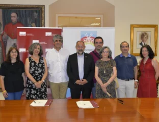 Profesoras Ana Isabel Molina y Carmen Lacave, profesor Miguel Ángel Redondo, Rector de la UCLM