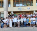Grupo de estudiantes en la puerta de la Escuela Superior de Informática de Ciudad Real