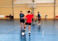 estudiantes de la esi jugando a fútbol sala