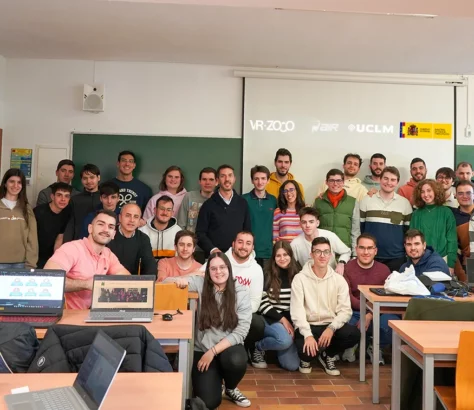 Étudiants en commerce électronique à l'École supérieure d'informatique de Ciudad Real
