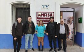 estudiantes de comercio electrónico y Representantes de AMFISA