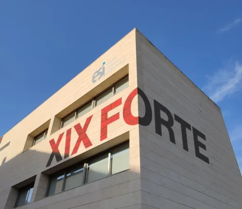 Module B of the Higher School of Informatics, with the letters XIX Forte
