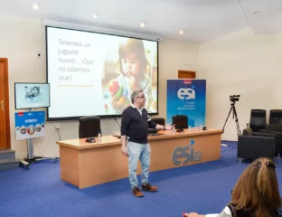 Manuel Ángel Serrano en el salón de actos Alan Turing