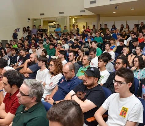 Students and teachers in the assembly hall of the Higher School of Informatics of Ciudad Real