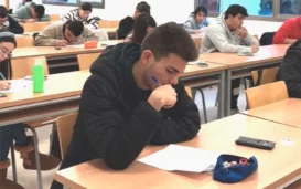 Studenten, die Prüfungen am Ciudad Real Polytechnic ablegen