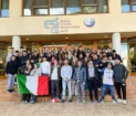 Les étudiants Erasmus à la porte de l'école d'informatique de Ciudad Real