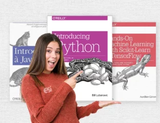 chica con logo esi señalando libros de ingeniería