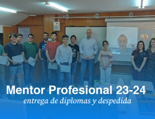 Mentores y mentorizados en la sala colegio universitario