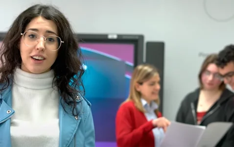 estudiante y profesores de la esi