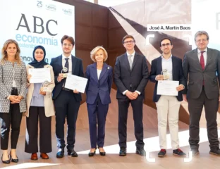 Martín Baos recibiendo el premio