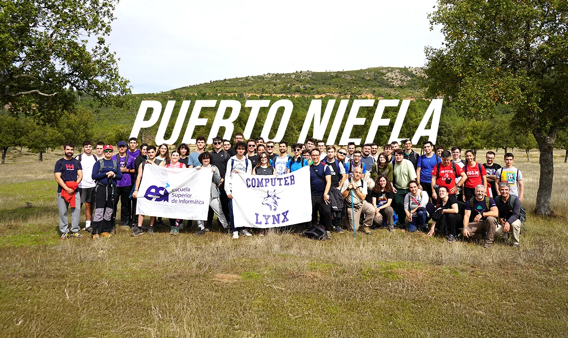 grupo de senderismo en el campo