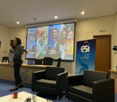 Alicia Duque en el salón de actos de la ESI