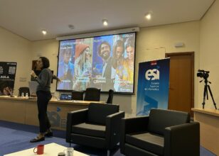 Alicia Duque en el salón de actos de la ESI
