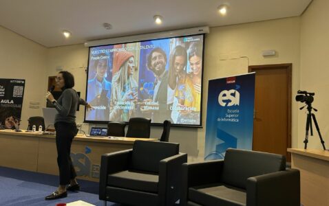 Alicia Duque en el salón de actos de la ESI