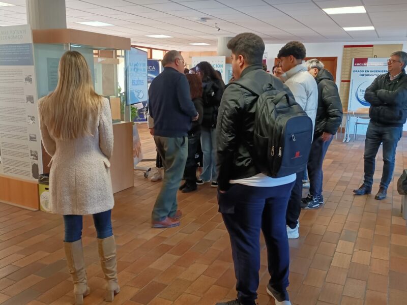 Visitantes del museo de la informática