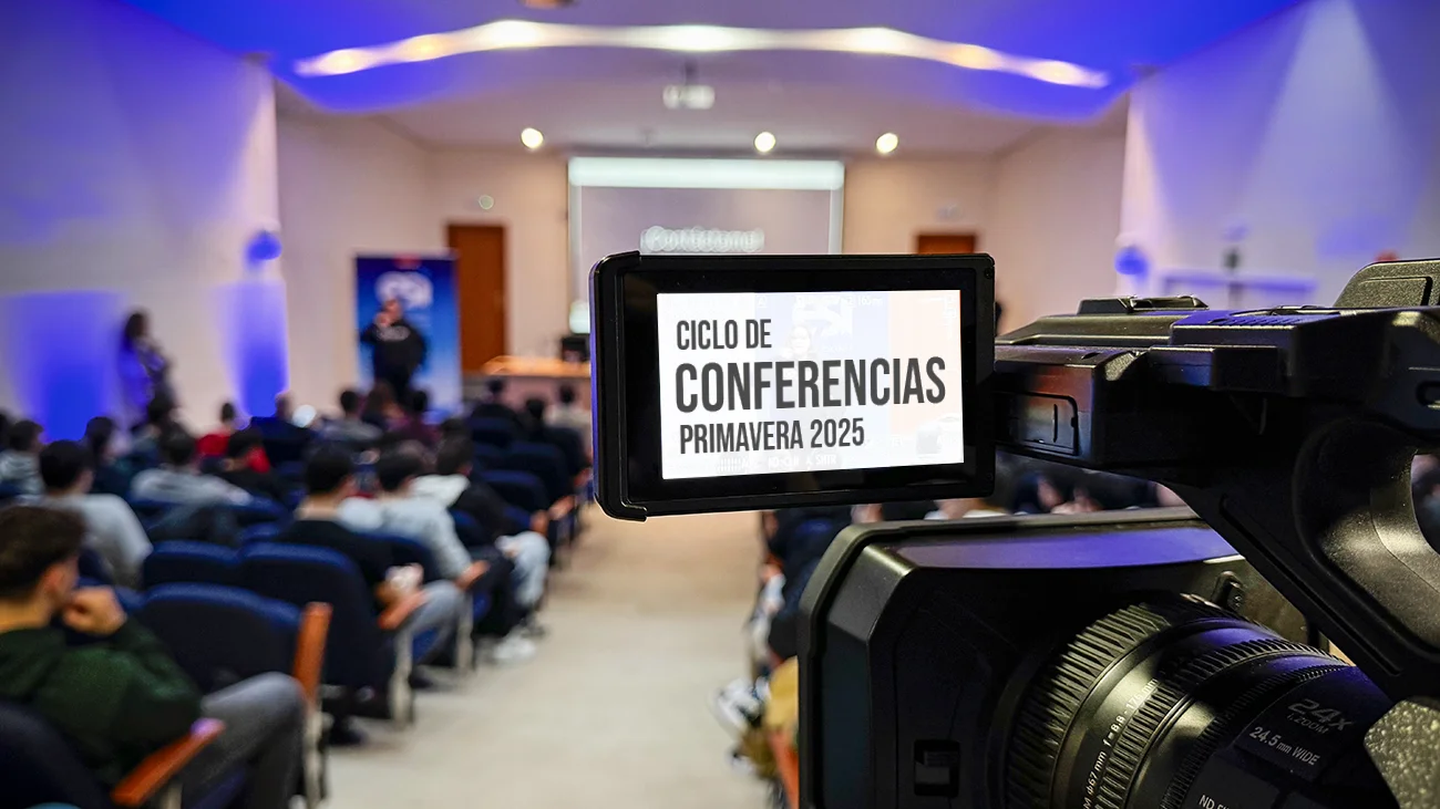 Salón de actos Alan Turing durante una conferencia