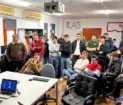 estudiantes en el laboratorio de ciberseguridad