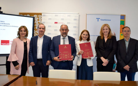 Miguel Ángel Redondo en la renovación de la cátedra con telefónica