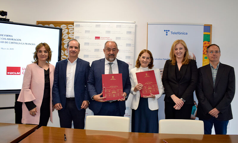 Miguel Ángel Redondo en la renovación de la cátedra con telefónica