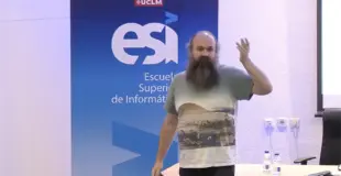 César García durante su conferencia