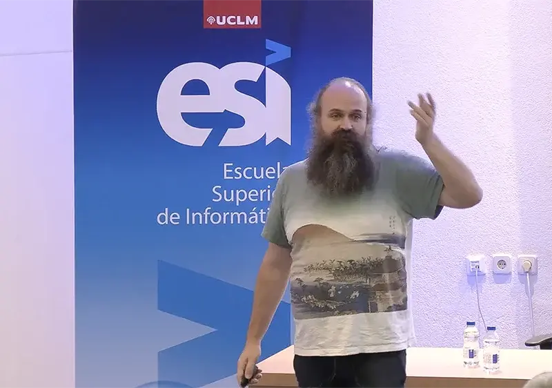 César García durante su conferencia