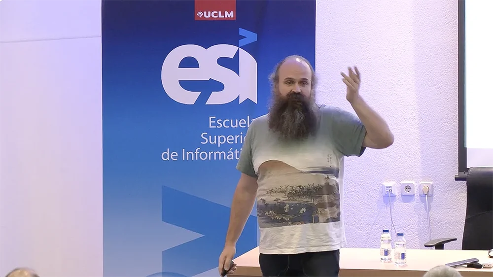 César García durante su conferencia